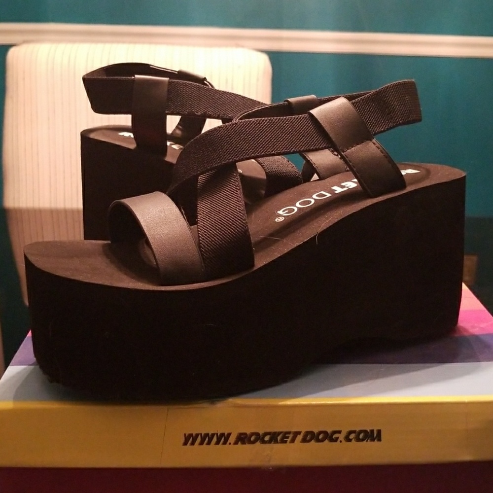 Size ten rocket dog platforms